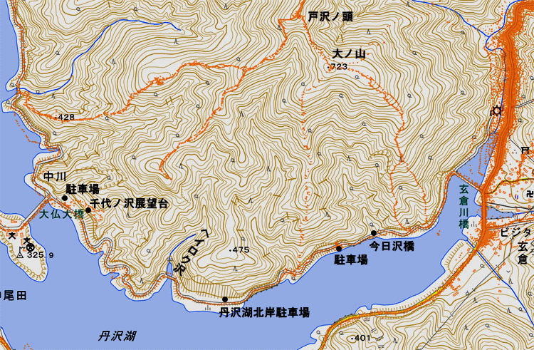 丹沢湖北岸の位置概略図(オレンジ色はヤマレコ「みんなの足跡」によるGPSログ)