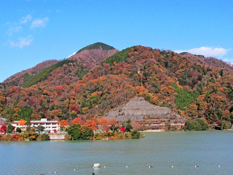 丹沢湖バス停より遠見山（880m）