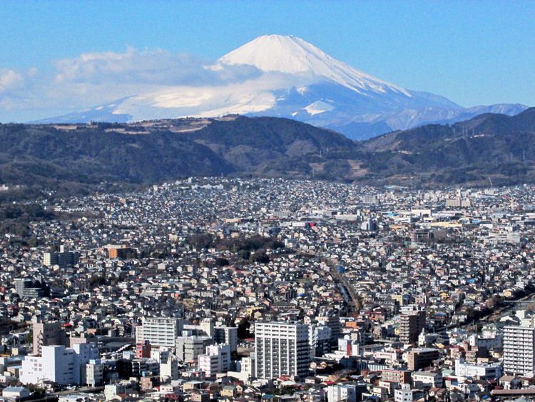 権現山展望台からの富士山と秦野駅周辺（下）