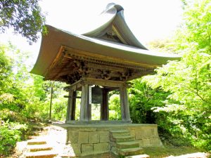 神武寺の鐘楼（鐘つき堂）