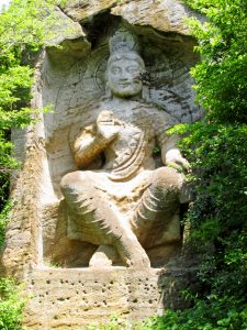磨崖仏（岩壁に彫られた石仏）